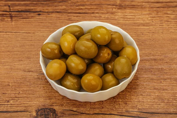 Olive Sottaceto Verde Mucchio Nella Ciotola — Foto Stock