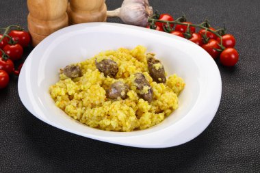 Tavuk kalbi ve baharatlı pilav.