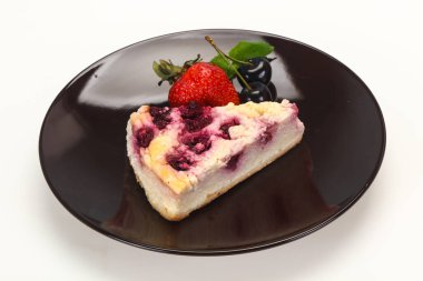 Kirazlı cheesecake çilekli ve naneli.