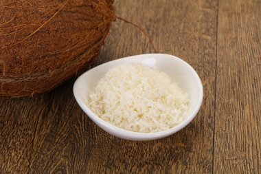 Hindistan cevizi parçalanmış, fındıklı, ahşap kaplama.