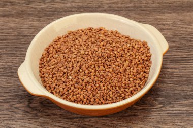 Kâsede çiğ karabuğday gevreği 