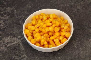 Tatlı salamura mısır tohumları kasede