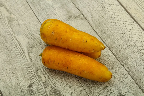 Natuurlijk Veganistisch Voedsel Rauwe Gele Wortel — Stockfoto