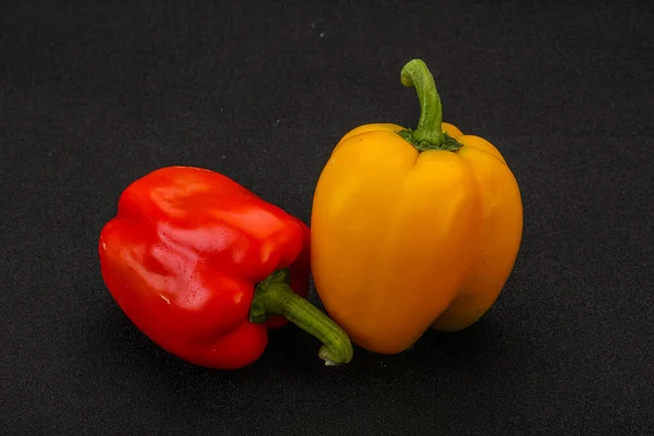 Twee Rijpe Zoete Bulgaarse Paprika — Stockfoto