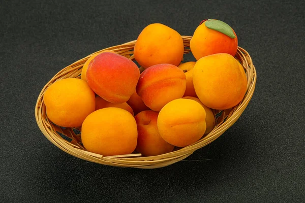 Doce Maduro Fresco Poucos Damascos Fruta — Fotografia de Stock