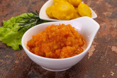 Kabak kabağı kabağında havyar.