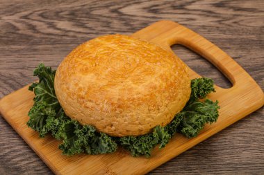 Tütsülenmiş Gürcistan geleneksel suluguni peyniri.