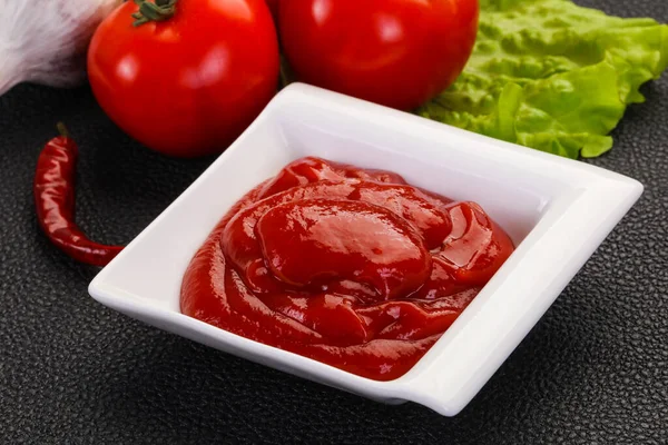 Tomatenketchup Sauce Serviert Pfeffer Und Knoblauch — Stockfoto