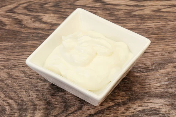 碗里的乳酸奶油 — 图库照片