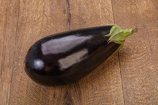 Zwarte Rijpe Verse Een Aubergine Achtergrond — Stockfoto