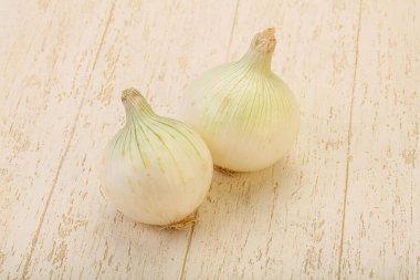 Beyaz olgun tatlı soğan sebzesi yalıtılmış