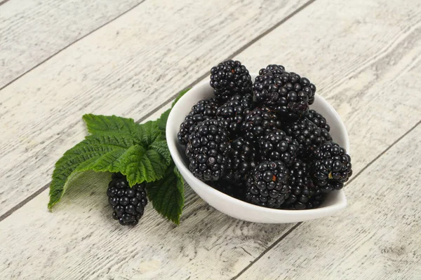 Sweet Tasty Ripe Blackberry Heap Leaf — Stock Photo, Image