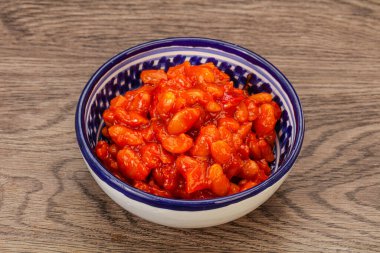 Domates soslu ve biberli fırında böbrek.