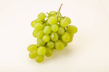 Tatlı ve lezzetli olgun yeşil üzüm 