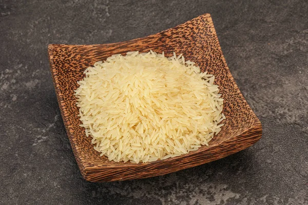 Tabakta Çiğ Hint Basmati Pilavı — Stok fotoğraf