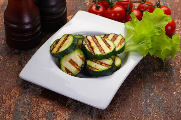 Веганская кухня - жареные молодые цуккини