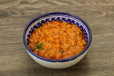 Geleneksel Gürcistan Kharço çorbası. Et ve baharatlı.