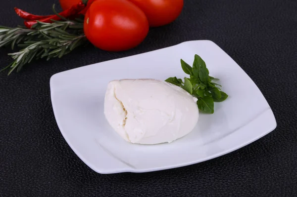 Palla Mozzarella Italiana Servita Con Basilico Pomodori — Foto Stock