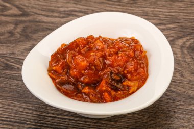 Domatesli ve otlu patlıcan sote.