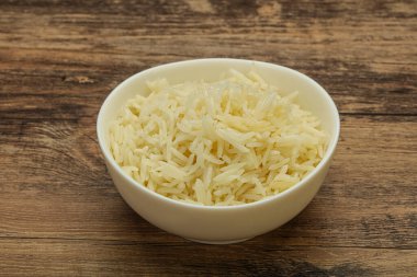 Buharda pişmiş Hint basmati pilavı.
