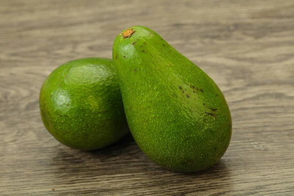Due Verdure Verdi Esotiche Mature Avocado — Foto Stock