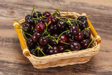 Olgun tatlı, taze kiraz meyvesi