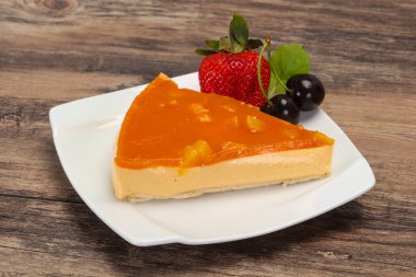 Kayısılı cheesecake çilekli ve naneli.