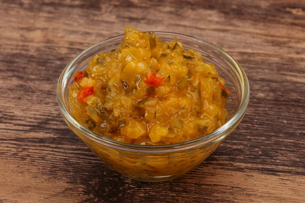 Salatalık ve hardal tohumlu sos.