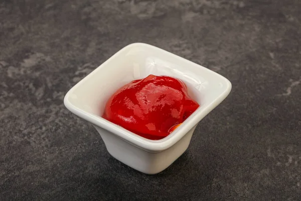 Lezzetli domates ketçapı kasede