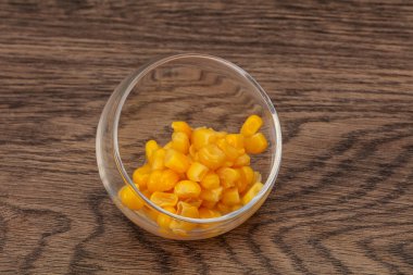 Tatlı salamura mısır tohumları kasede