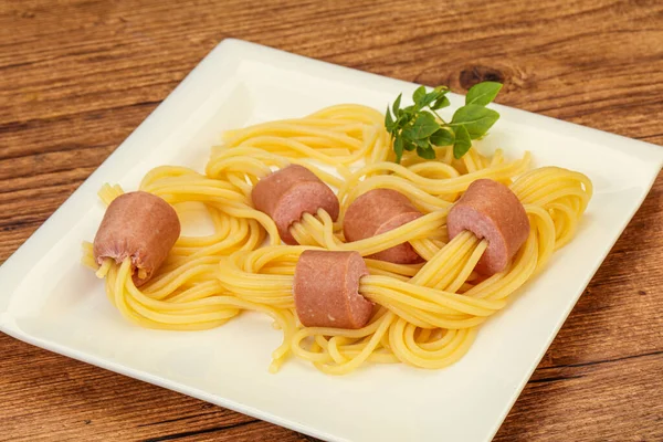 Kids Pasta Spaghetti Sausages Basil — Stock Photo, Image