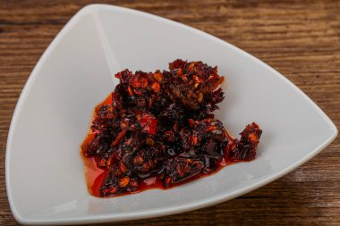 Vietnam usulü kızarmış biber soslu ve yağlı.