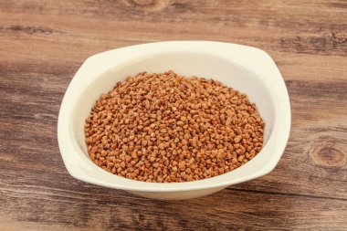 Kâsede çiğ karabuğday gevreği 