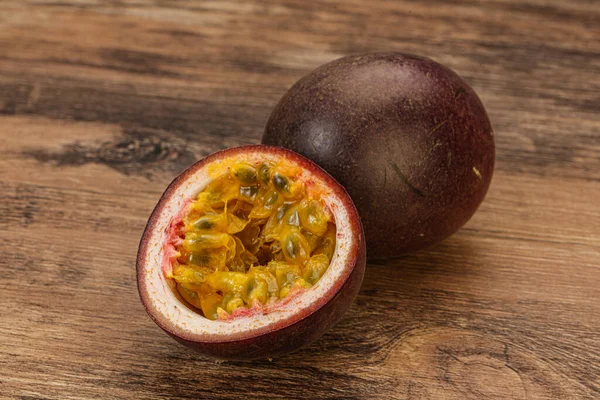 Tropical Passion Fruit Fresh Sweet Tasty Ripe — Stock Photo, Image