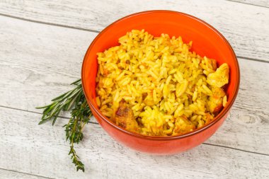 Özbek geleneksel Plov ile hindi