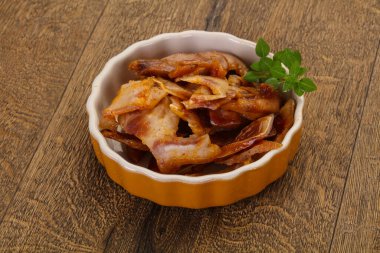 Kasede domuz kulağı var.