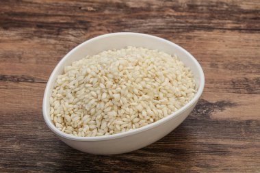 Risotto için çiğ İtalyan arborio pilavı