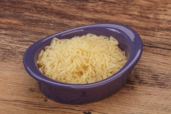 Nyers Indiai Basmati Rizs Tálban — Stock Fotó