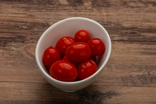 Eingelegte Rote Kirschtomaten Der Schüssel — Stockfoto