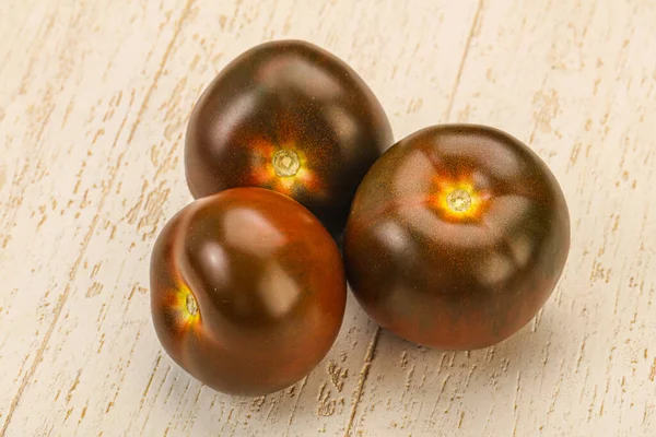 Negro Sabroso Jugoso Kumato Tomate Montón — Foto de Stock