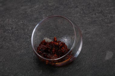 Vietnam usulü kızarmış biber soslu ve yağlı.