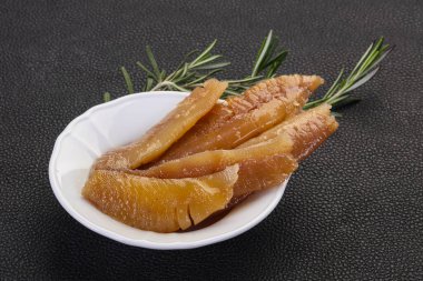 Kavanozda havyar turşusu.