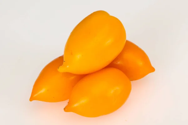 Tomate Amarelo Maduro Isolado Fundo Branco — Fotografia de Stock