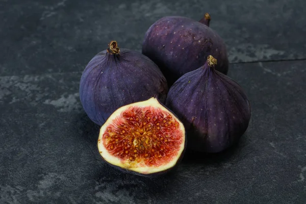 Taze taze taze incir meyvesi.