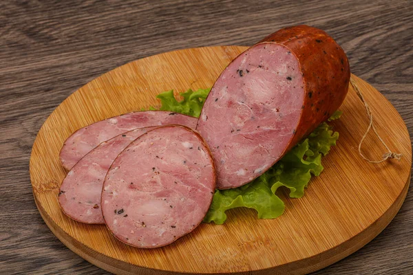 Baharatlı ve otlu füme jambon.