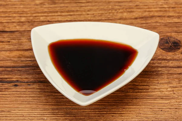 Asya mutfağı. Kasede soya sosu.
