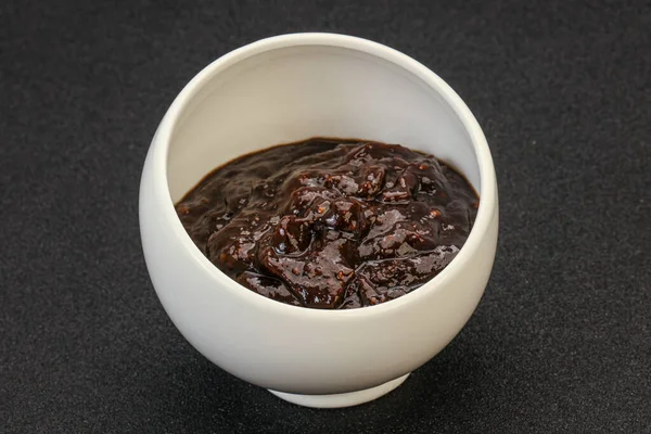 Kasede acı biber sosu var.