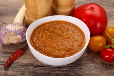 Meşhur İspanyol soğuk domates çorbası.