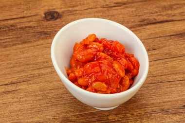 Domates soslu ve biberli fırında böbrek.