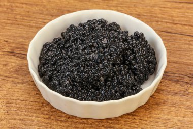 Lüks balık, kâsede siyah havyar.